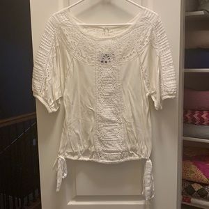 Vanessa Virgina brand eyelit top